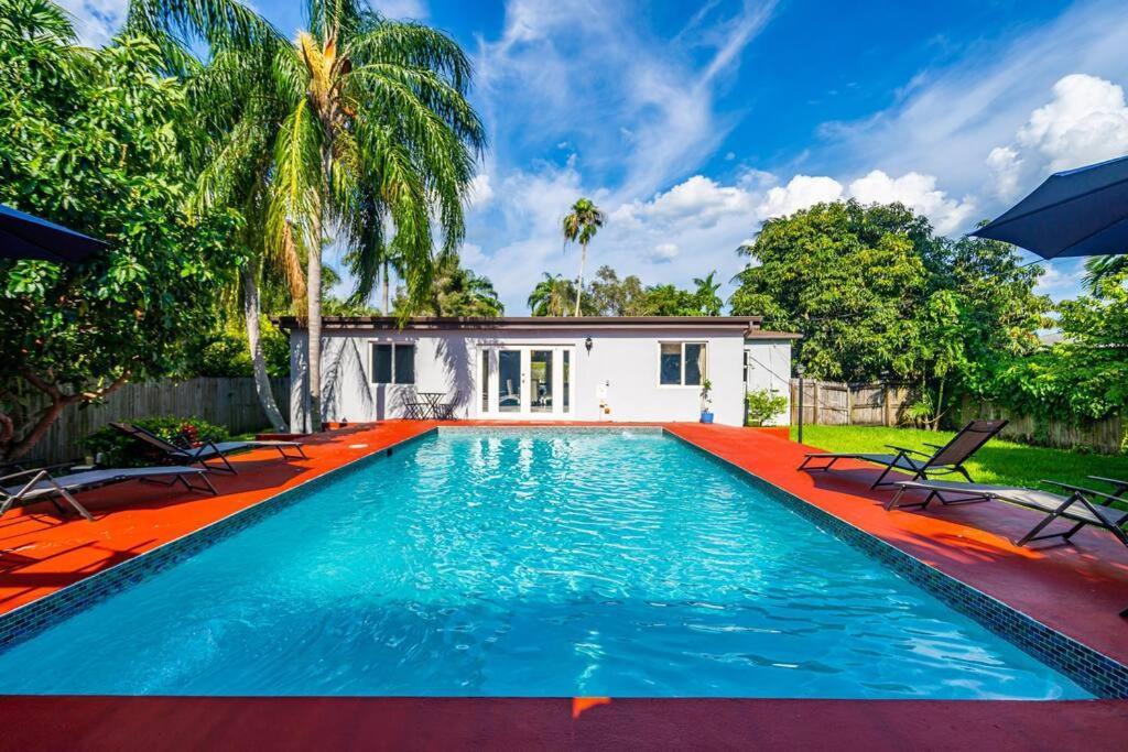 Spacious 3 Bedroom Home With Oversized Pool & Backyard Miami Exterior foto